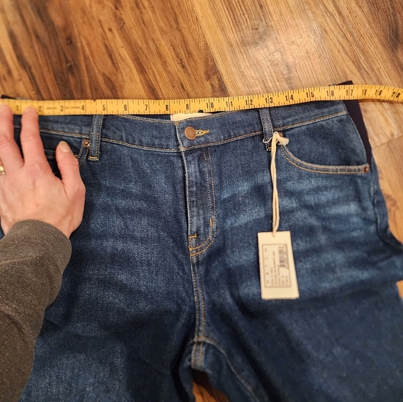 NWT Hatch Flare jeans under belly - Picture 5 of 11